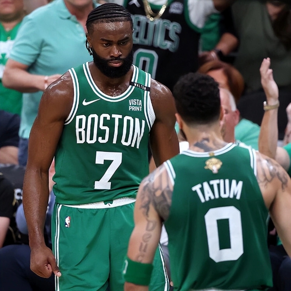 AYX SPORTS包含塔图姆意外战胜独行侠，表现优异引爆全场！的词条