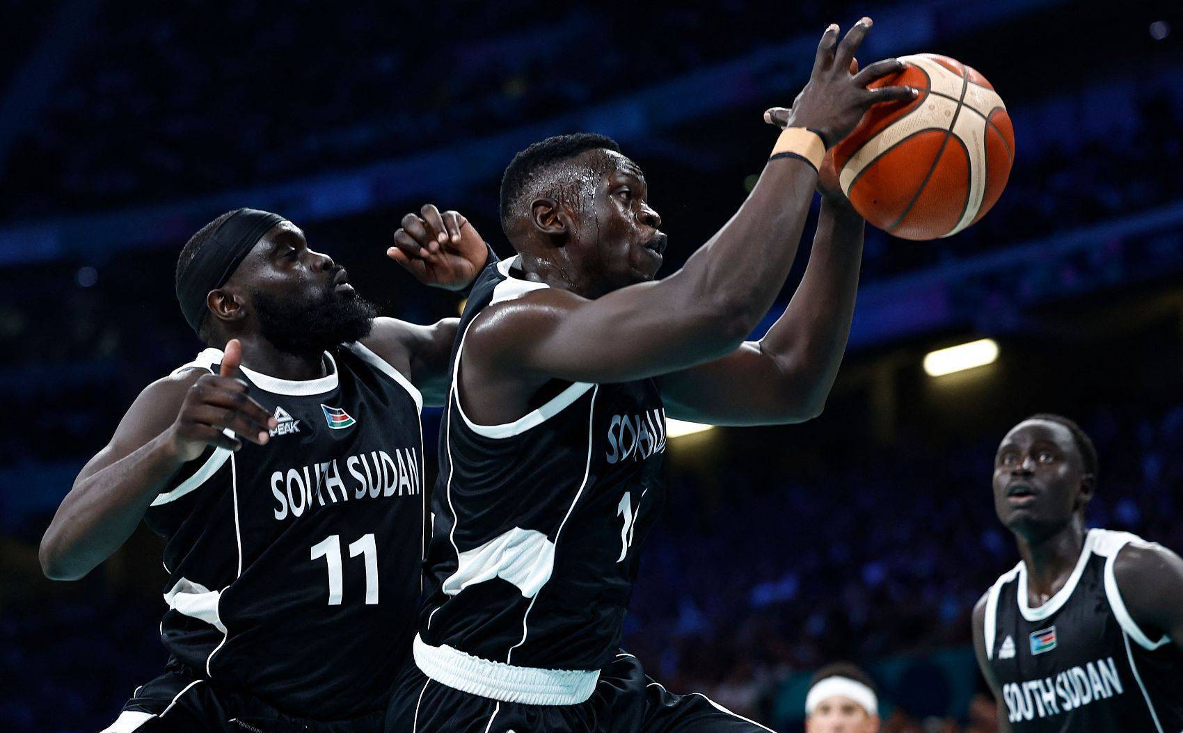 字母哥新星重要助攻表现突出，塞尔维亚队前途光明！的简单介绍