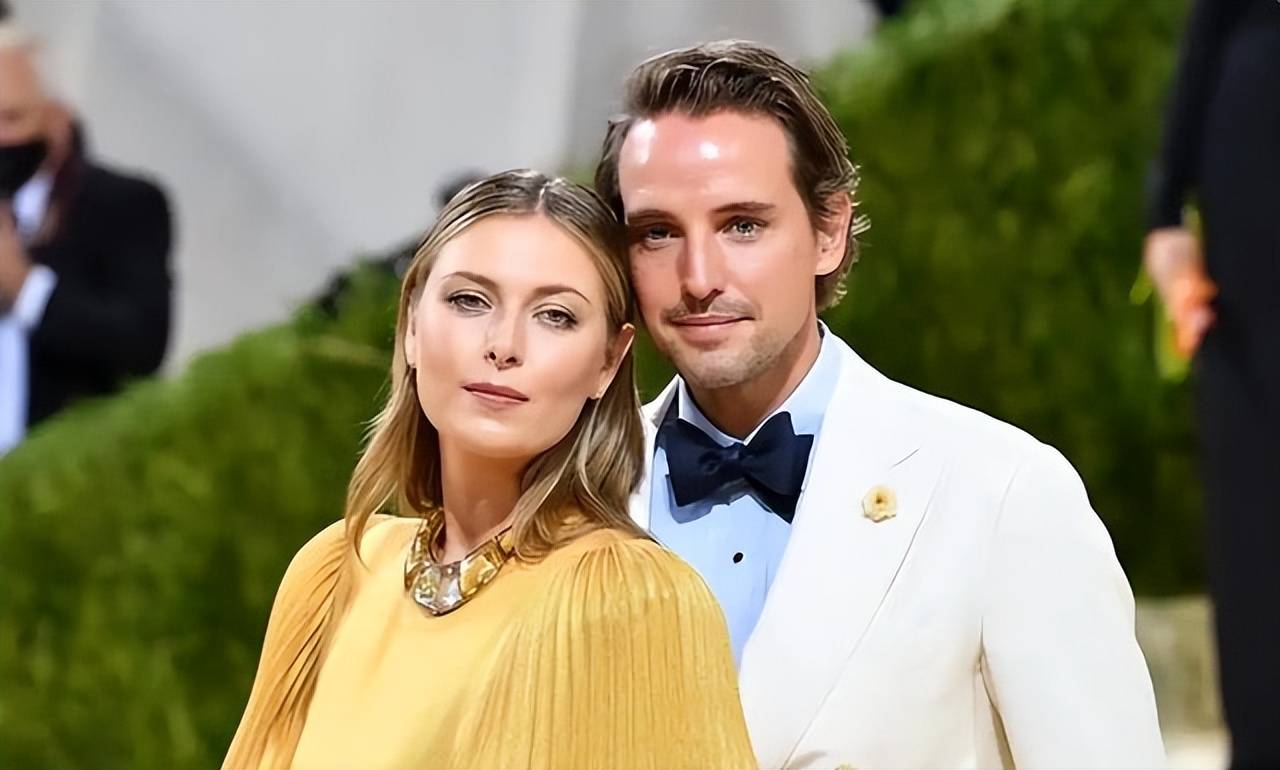 战术调整首场状态出色，法国队观众沸腾！，莎拉波娃重返赛场赛场气氛高涨的简单介绍