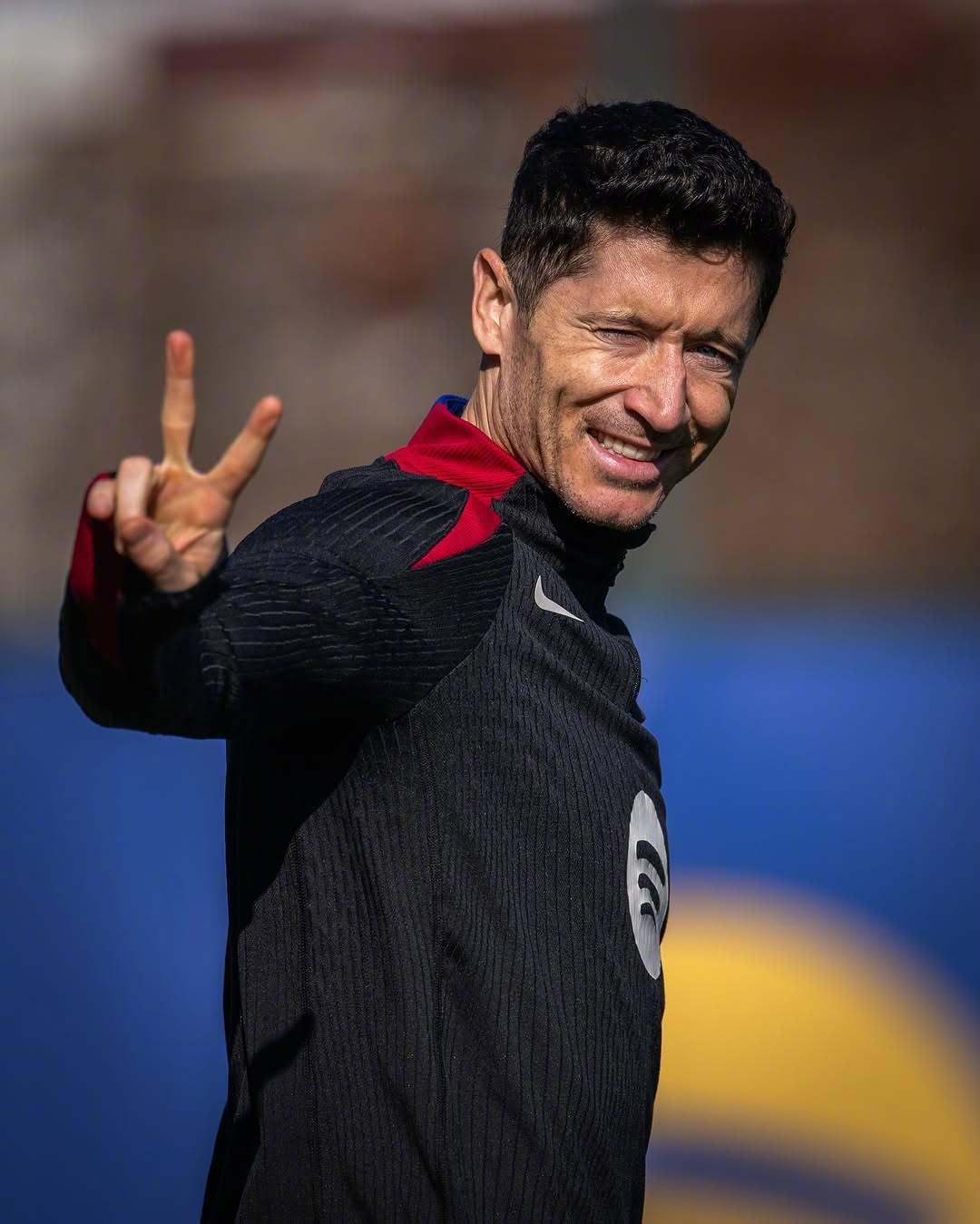 莱万多夫斯基新星晋级下一阶段表现突出，法国队前途光明！比赛高潮迭起的简单介绍