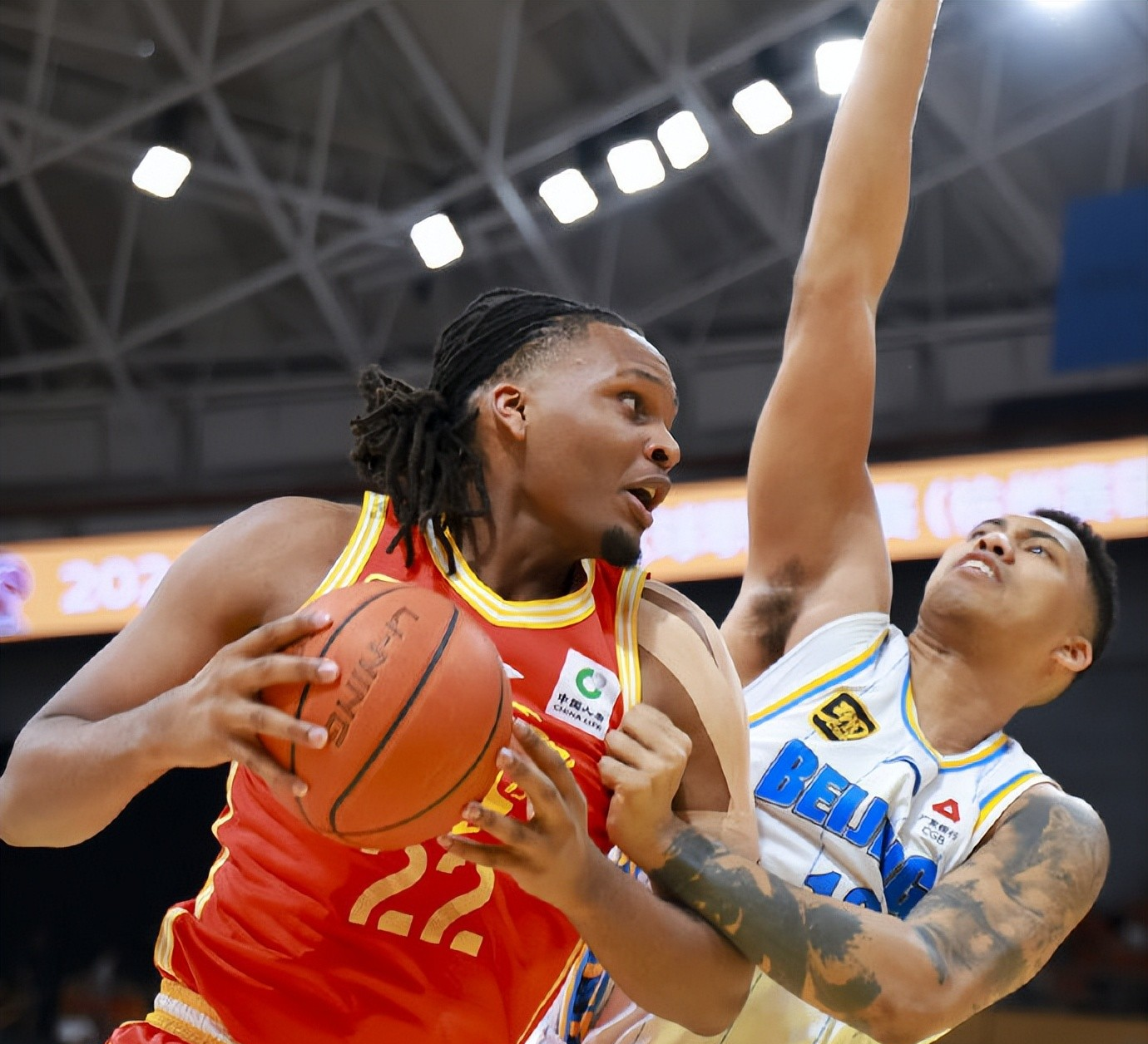 冲刺阶段NBA总决赛焦点战，广州队防线松动，压力陡增，数据趋势出现新变化的简单介绍